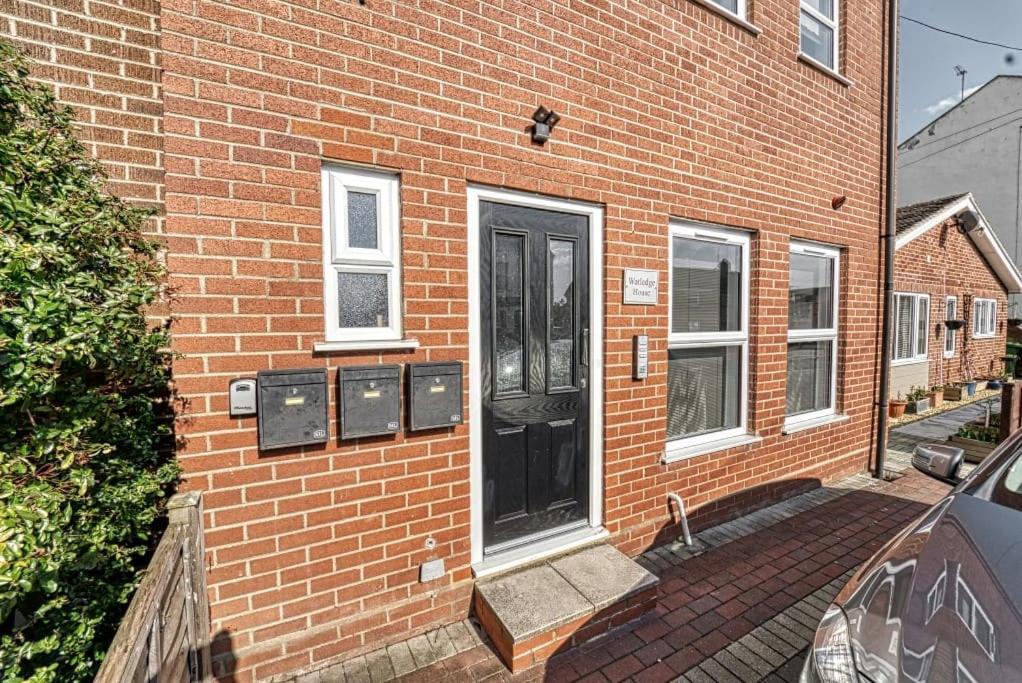 Guest Homes - Watledge House Apartment ทุกส์แบร์รี ภายนอก รูปภาพ